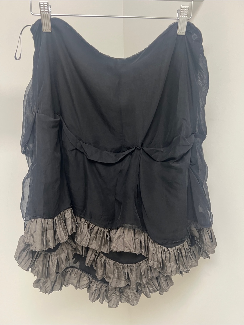 Vera Wang Black and Gray Silk Ruffled Mini Skirt